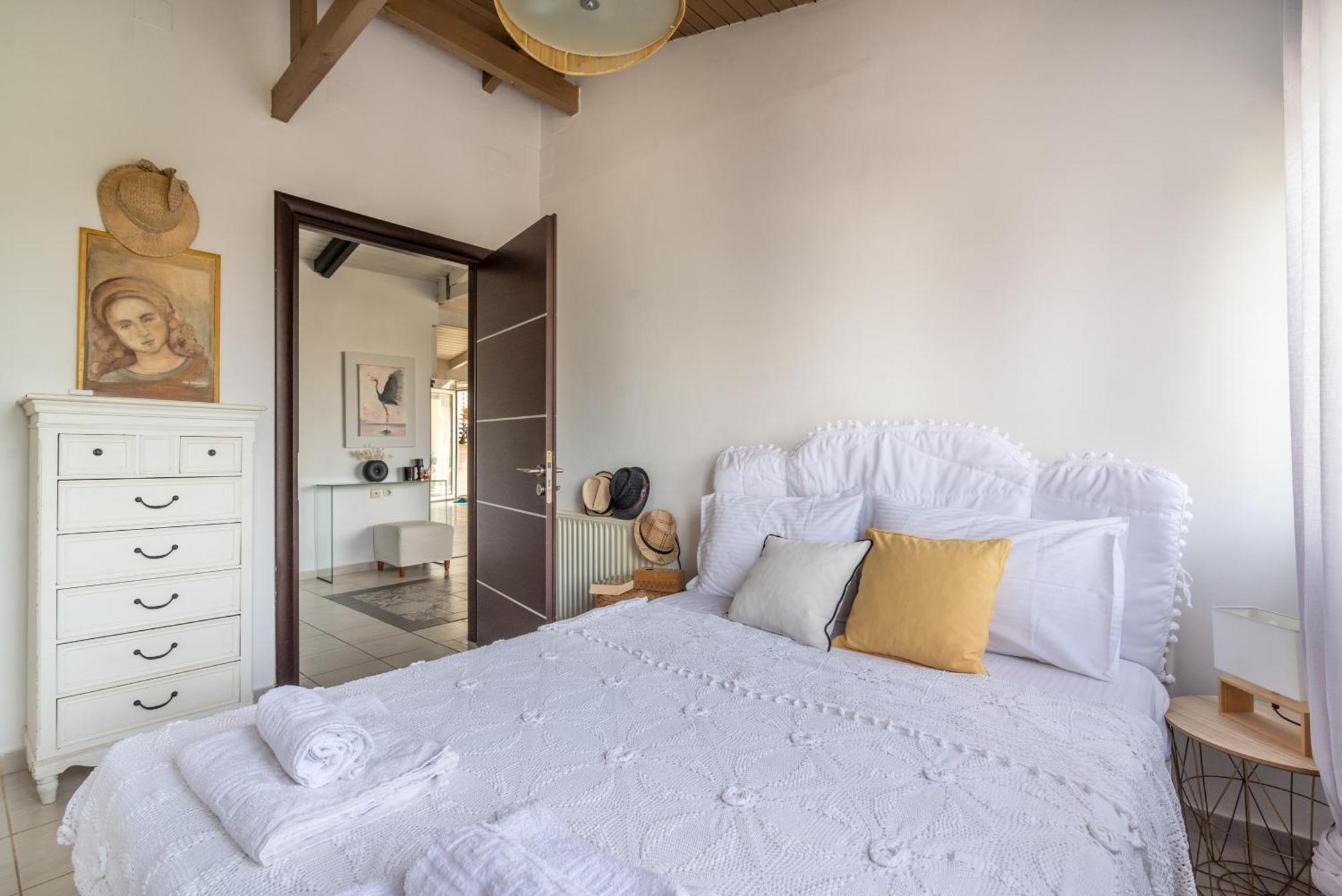 Atmospheric With Large Terrace Heraklion (Crete)