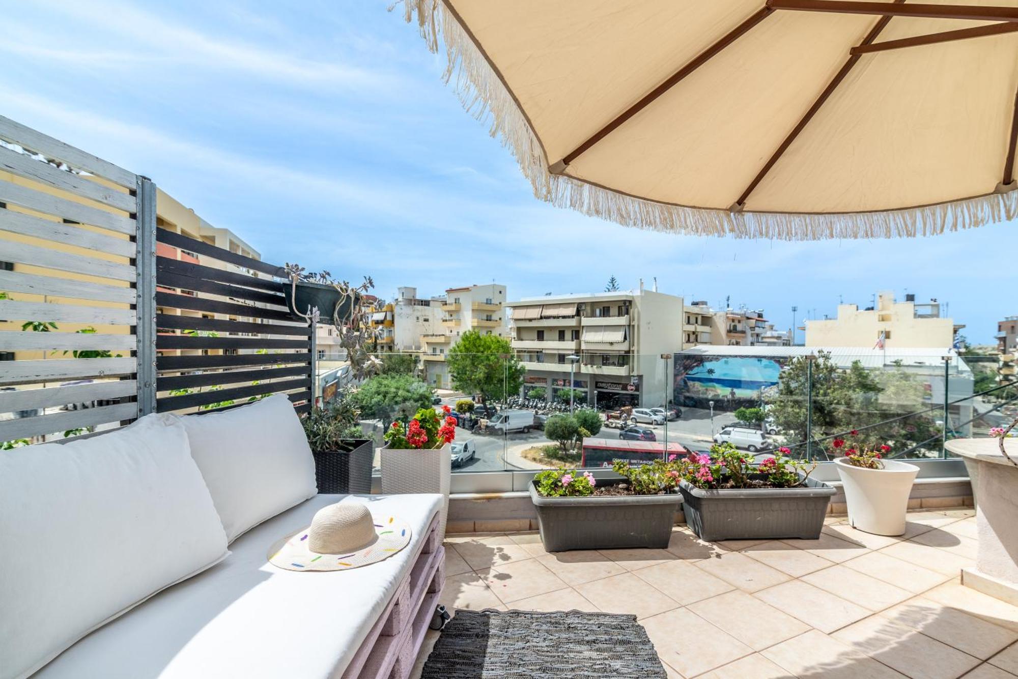 Atmospheric With Large Terrace Heraklion (Crete)
