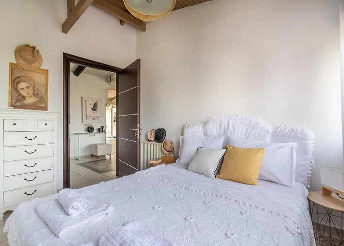Atmospheric Central Apartment With Large Terrace